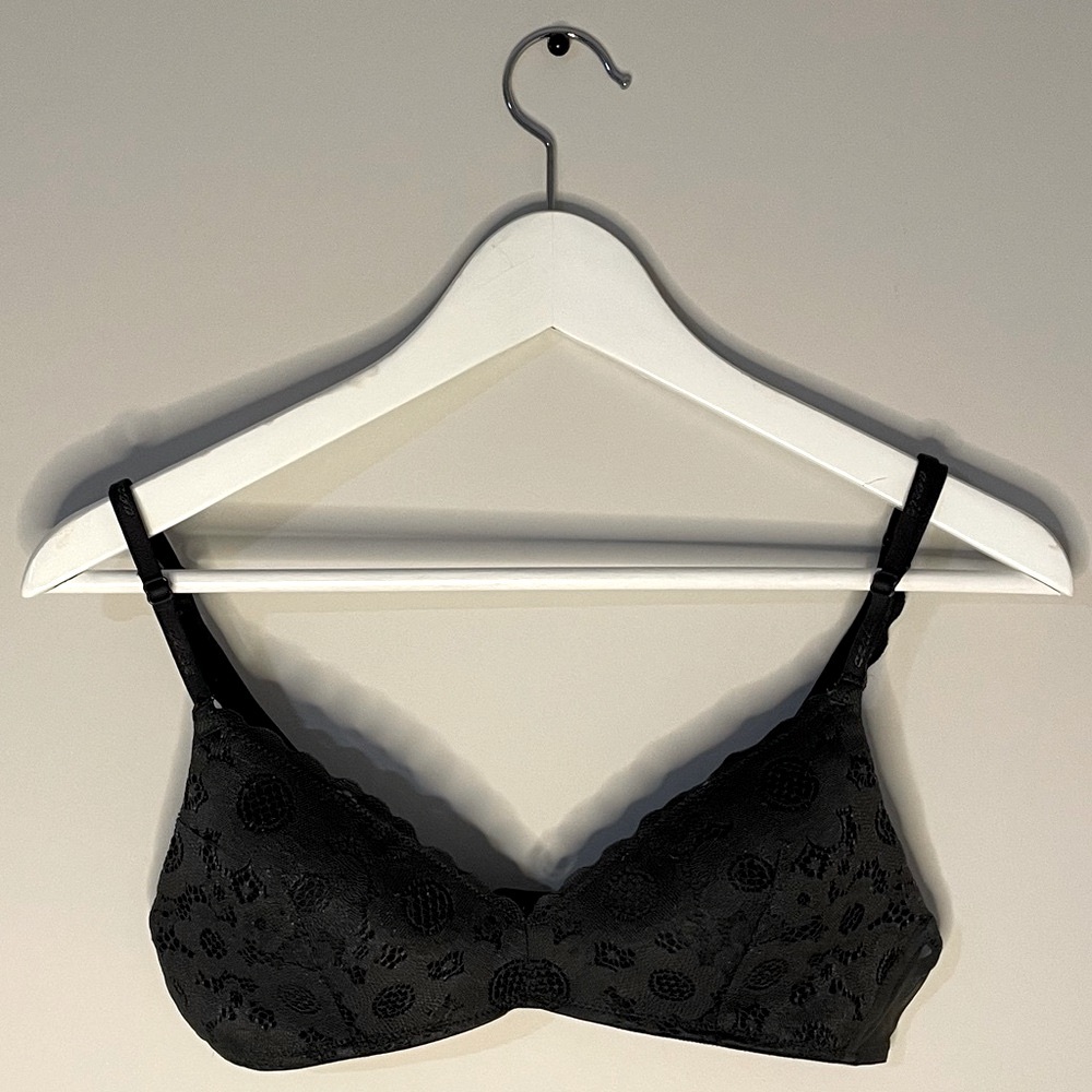 Aerie 32B Sunny Wireless Padded Black Lace Bra with Racerback Latch